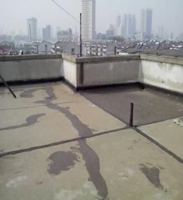 永顺漏水维修 楼顶漏水是什么原因，楼顶漏水维修方法是什么?